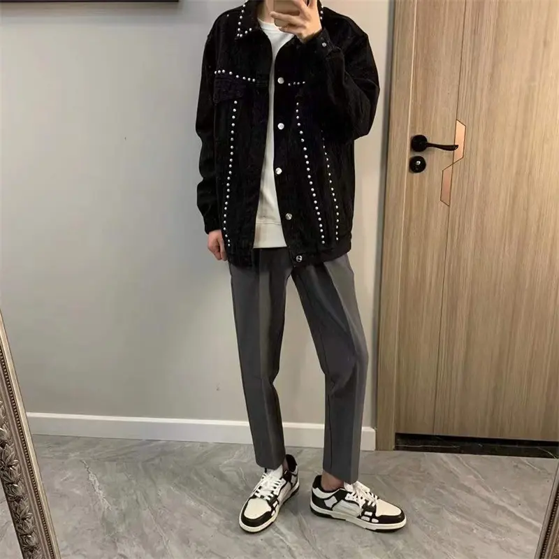 Herren Modische Jeansjacke mit Nieten Drune