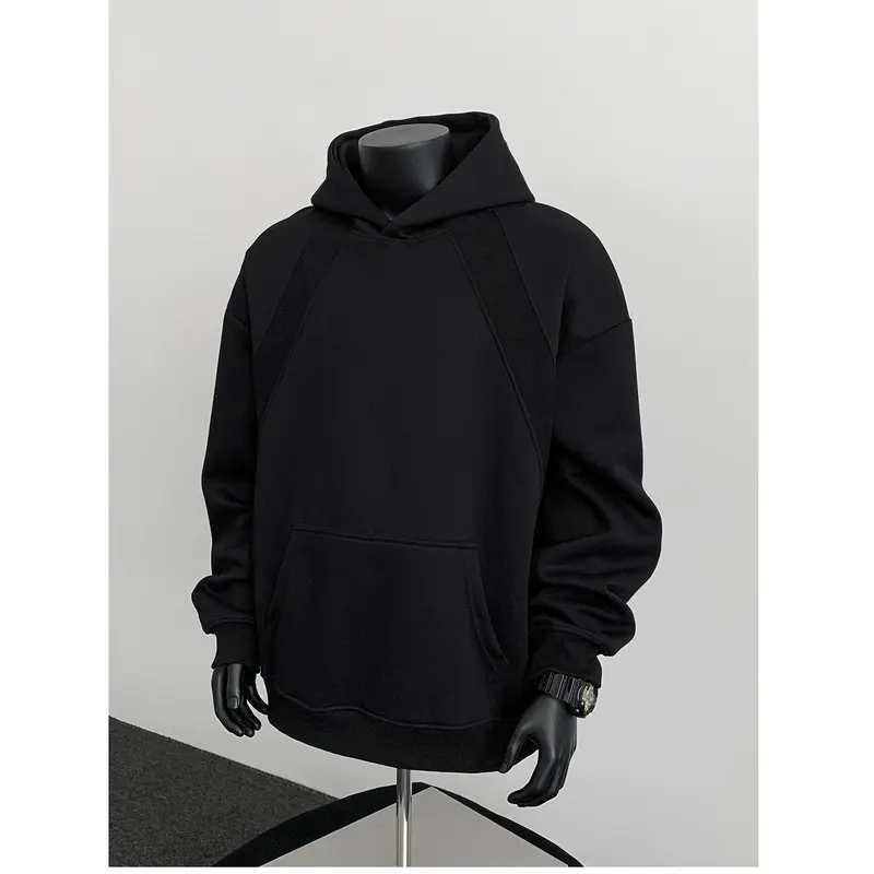 Herren Oversize-Kapuzenpullover mit diagonalem Einsatz und Kängurutasche Drune