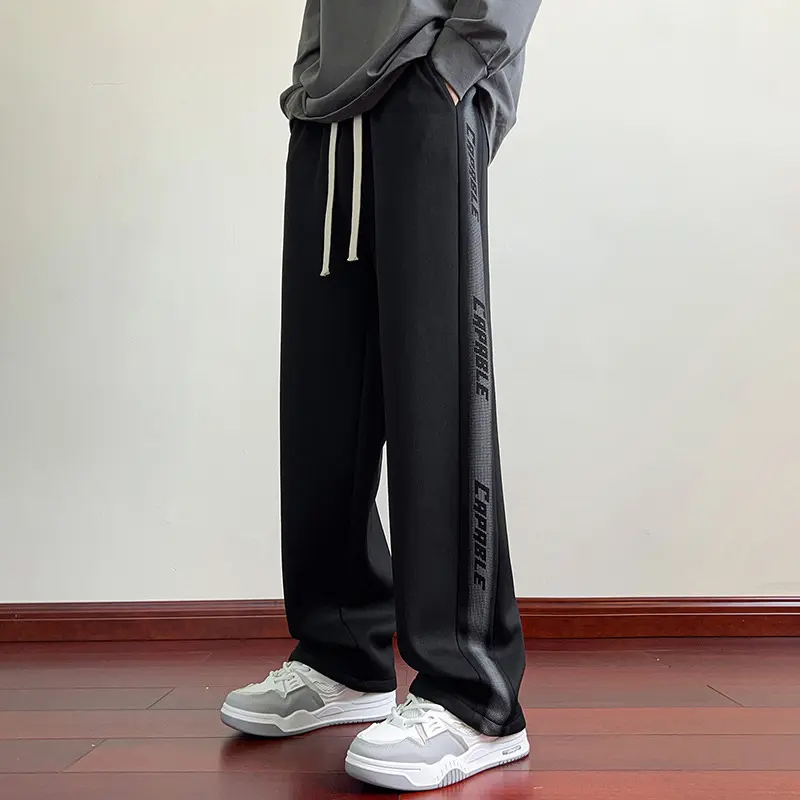Herren Sportliche Freizeithose mit elastischem Bund und seitlichen Grafiken