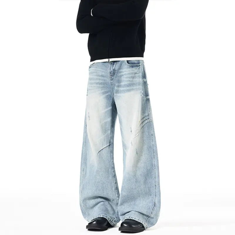 Herren Ultraweite Denim-Palazzohose mit skulpturalen Seitenbahnen und Used‑Effekt Drune