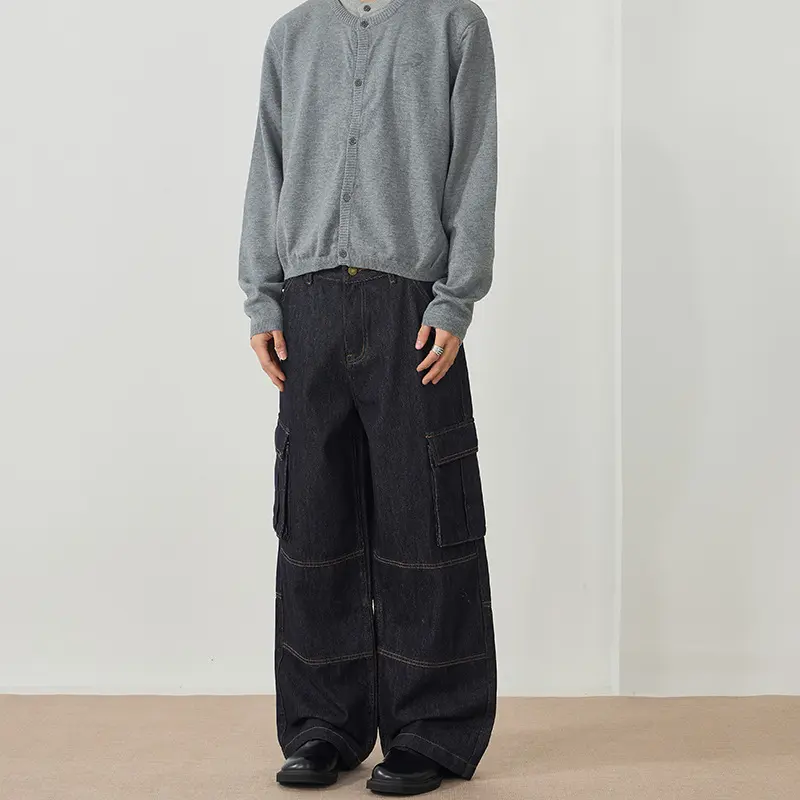 Herren Weite Denim-Cargo-Palazzohose mit Paneelnähten, Klappentaschen und rohem Finish Drune
